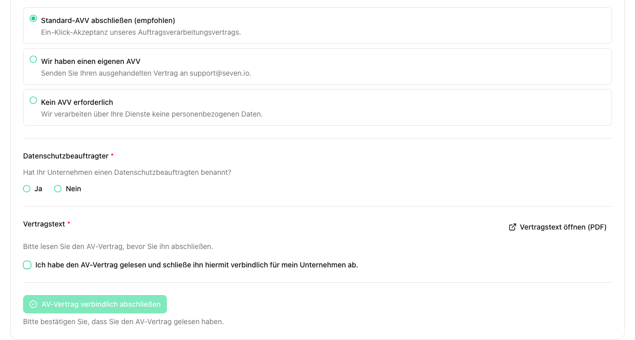 Unterer Teil des Formulars mit Datenschutzbeauftragter-Auswahl, Link zum Vertragstext-PDF, Bestätigungs-Checkbox und Button "AV-Vertrag verbindlich abschließen"